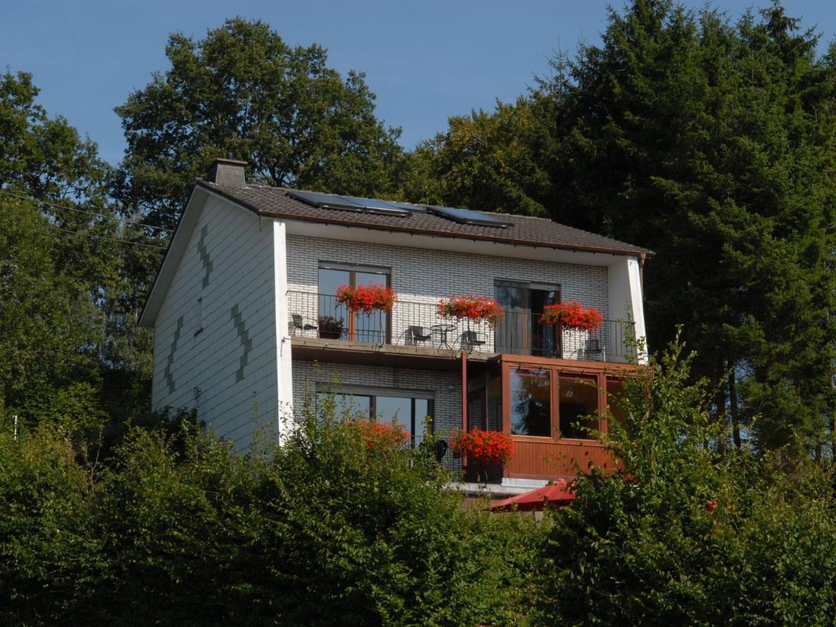 Modish Holiday Home In Waimes With Sauna Exteriör bild