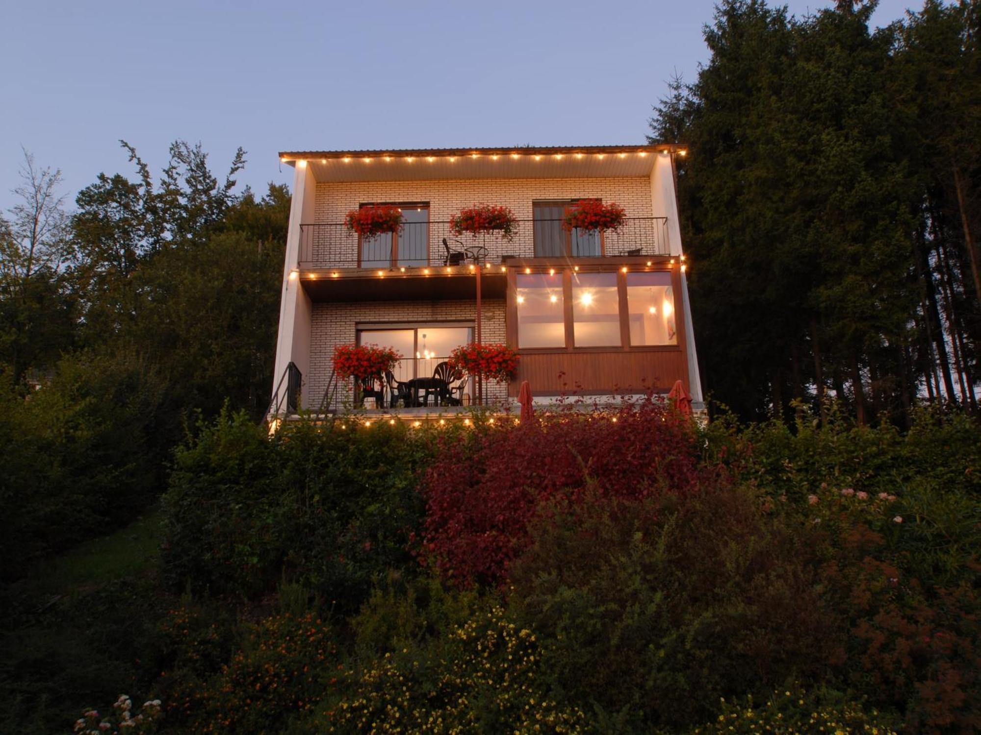Modish Holiday Home In Waimes With Sauna Exteriör bild