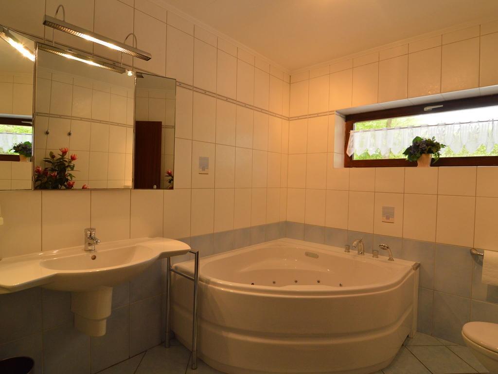 Modish Holiday Home In Waimes With Sauna Exteriör bild
